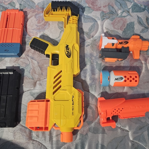Bundle of Used and Fun Nerf Blasters - Picture 3 of 14